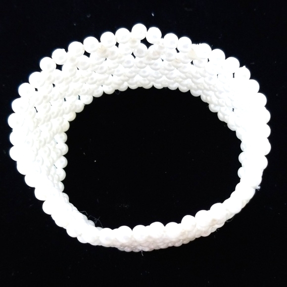 Vintage Faux Pearl Beaded Stretch Bracelet - Picture 6 of 10